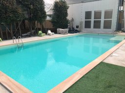 piscina su misura con pvc colore sabbia trattamento acqua con elettrolisi